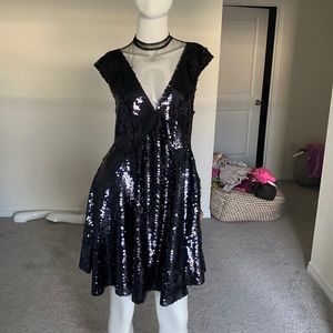 FREE PEOPLE BLACK SEQUIN MINI DRESS SIZE XS NWOT